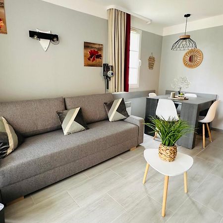 Appartement En Residence Pierre Et Vacance Au Golf Biscarrosse Exteriör bild