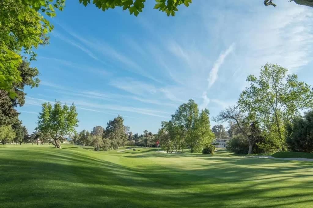 Appartement En Residence Pierre Et Vacance Au Golf Biscarrosse Exteriör bild